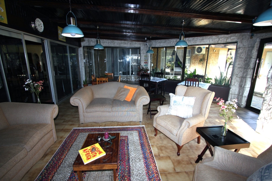 7 Bedroom Property for Sale in Jim Fouchepark Free State